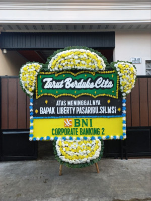 Papan Bunga Duka di Ome