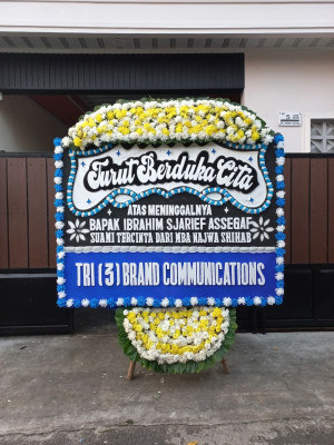 Papan Bunga Duka di Ome